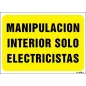 Manipulación interior solo por electricistas