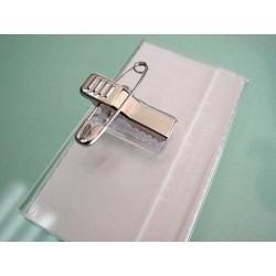 Porta nombres con pinza multifuncional