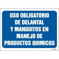 Uso obligatorio de delantal y manguitos en manejo de productos químicos