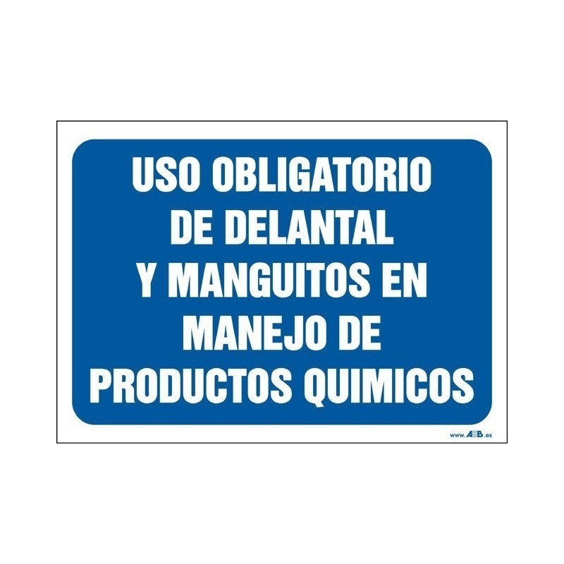 Uso obligatorio de delantal y manguitos en manejo de productos químicos