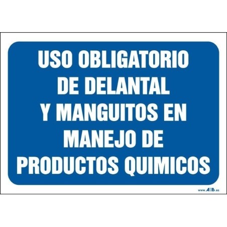 Uso obligatorio de delantal y manguitos en manejo de productos químicos