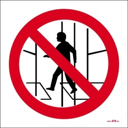 Prohibido el paso andamio incompleto