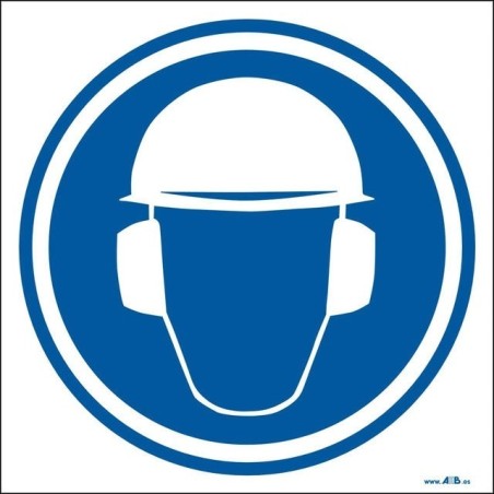 Uso obligatorio de casco y protectores auditívos